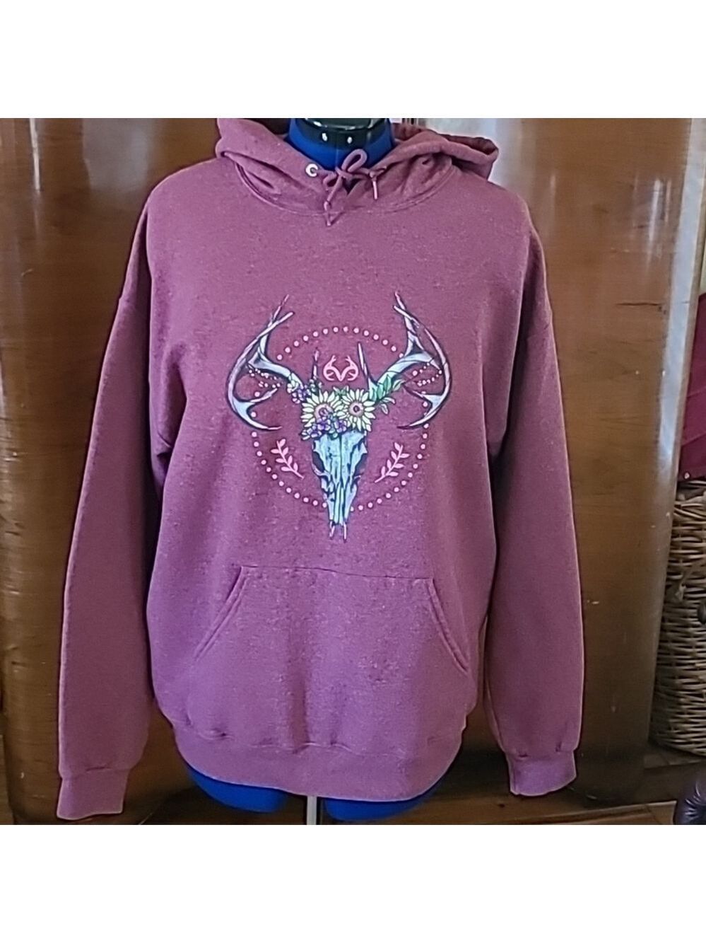 Jerzee hoodie sz. Large deer motif. head.(#875)